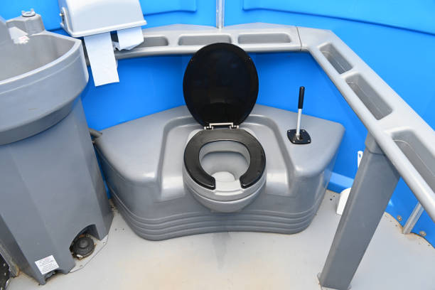 Best Best portable toilet rental  in Waupun, WI